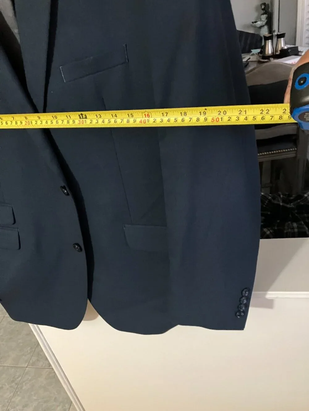 48R Perry Ellis suit